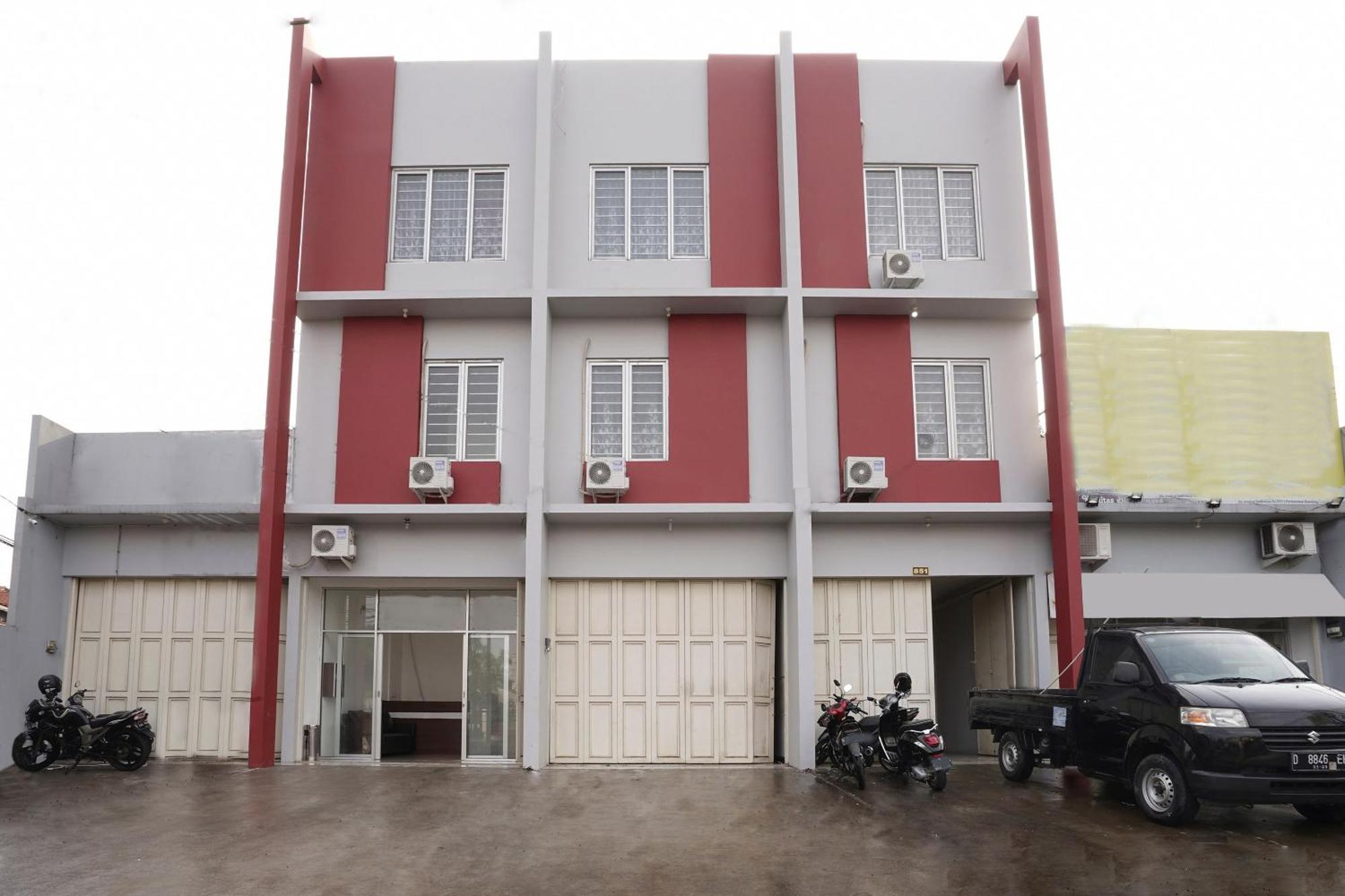 OYO 2183 Cibeureum Residence Bandung Exterior foto